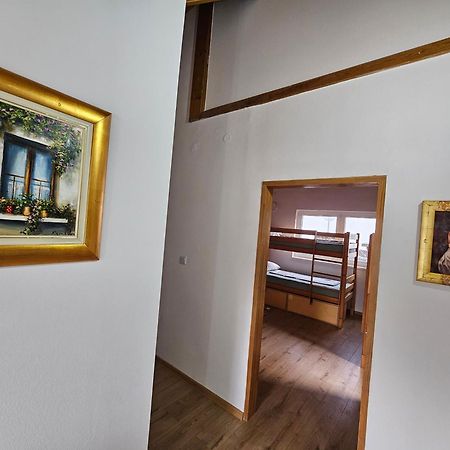 Leopold Chillout Hostel ซาราเยโว ภายนอก รูปภาพ