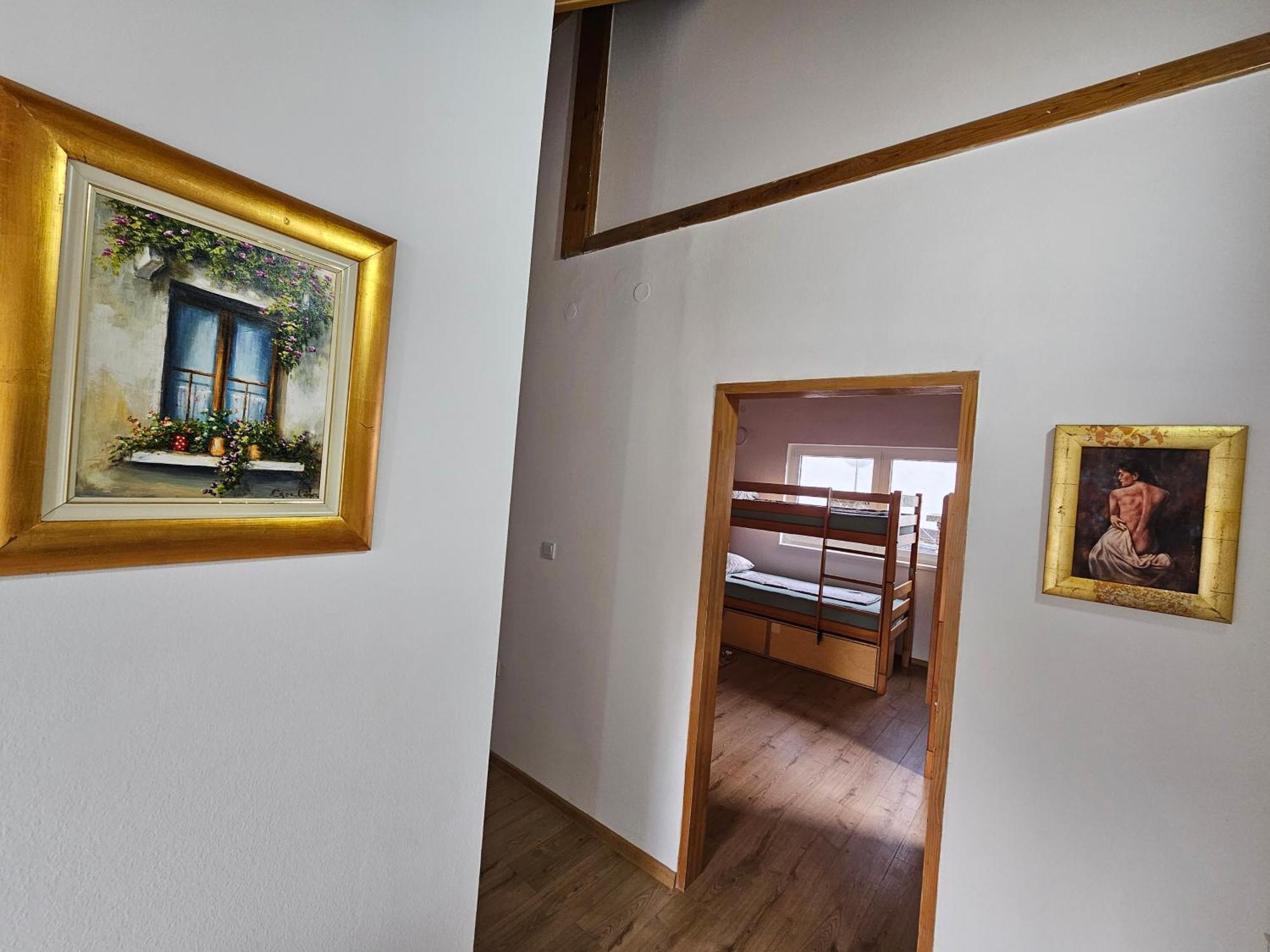 Leopold Chillout Hostel ซาราเยโว ภายนอก รูปภาพ