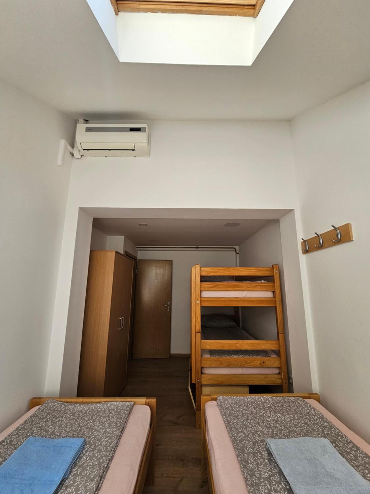Leopold Chillout Hostel ซาราเยโว ภายนอก รูปภาพ
