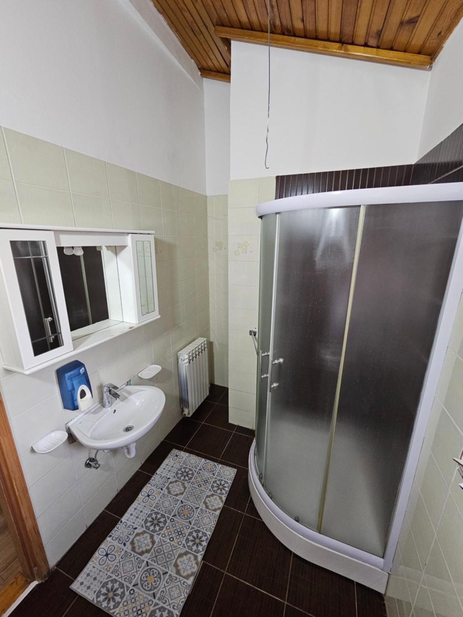 Leopold Chillout Hostel ซาราเยโว ภายนอก รูปภาพ