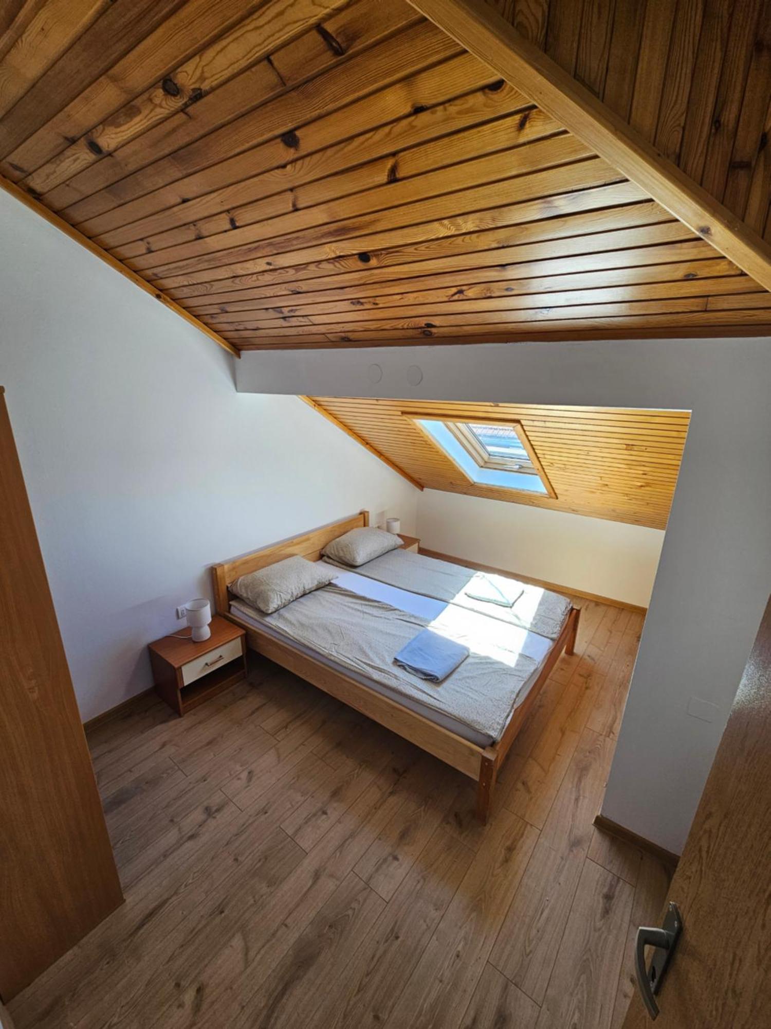 Leopold Chillout Hostel ซาราเยโว ภายนอก รูปภาพ