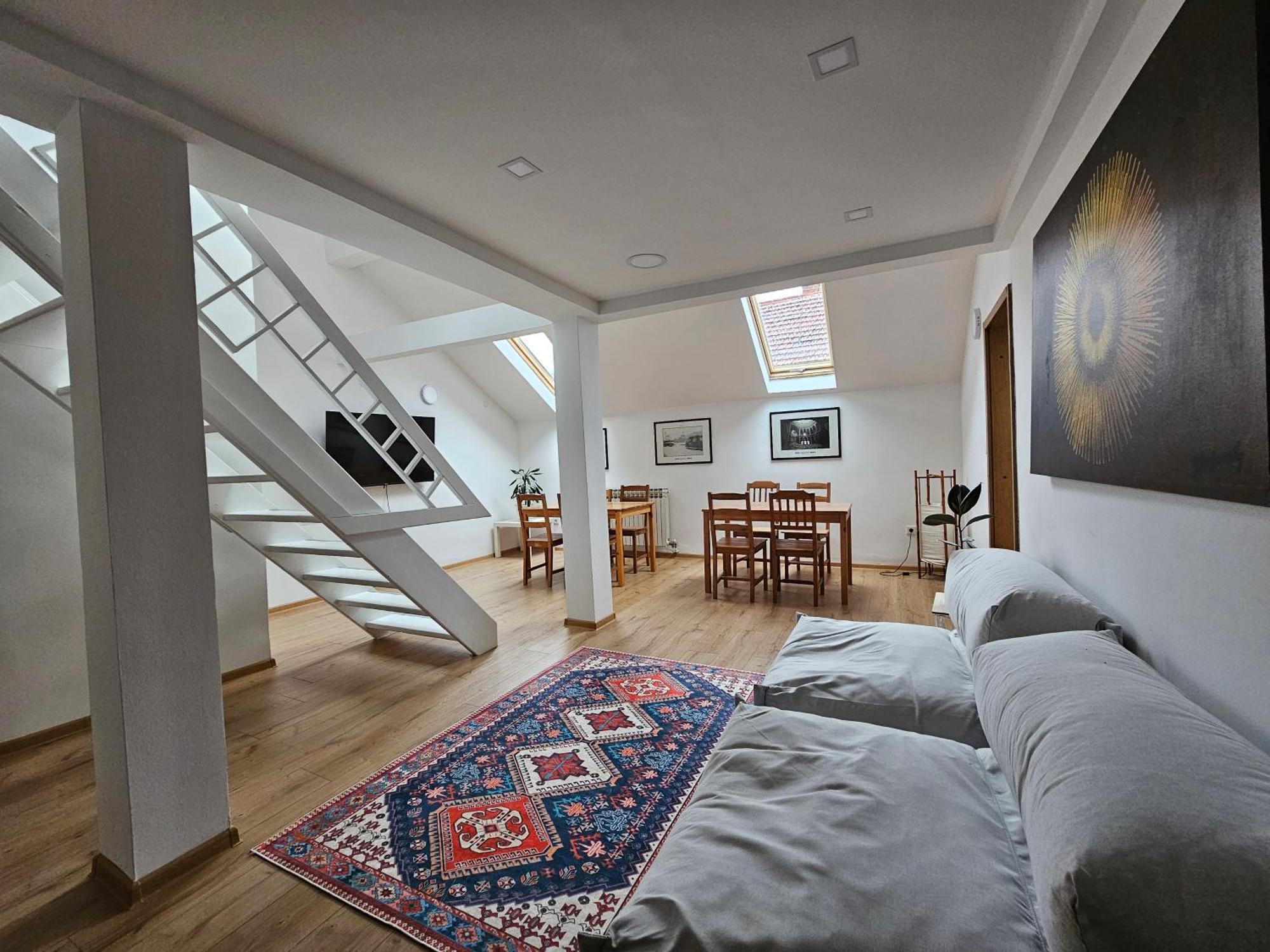 Leopold Chillout Hostel ซาราเยโว ภายนอก รูปภาพ