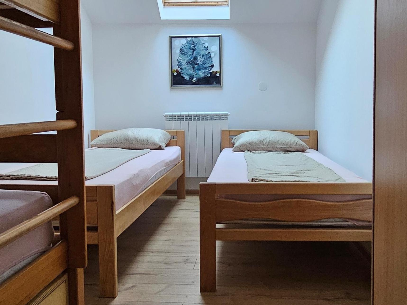 Leopold Chillout Hostel ซาราเยโว ภายนอก รูปภาพ