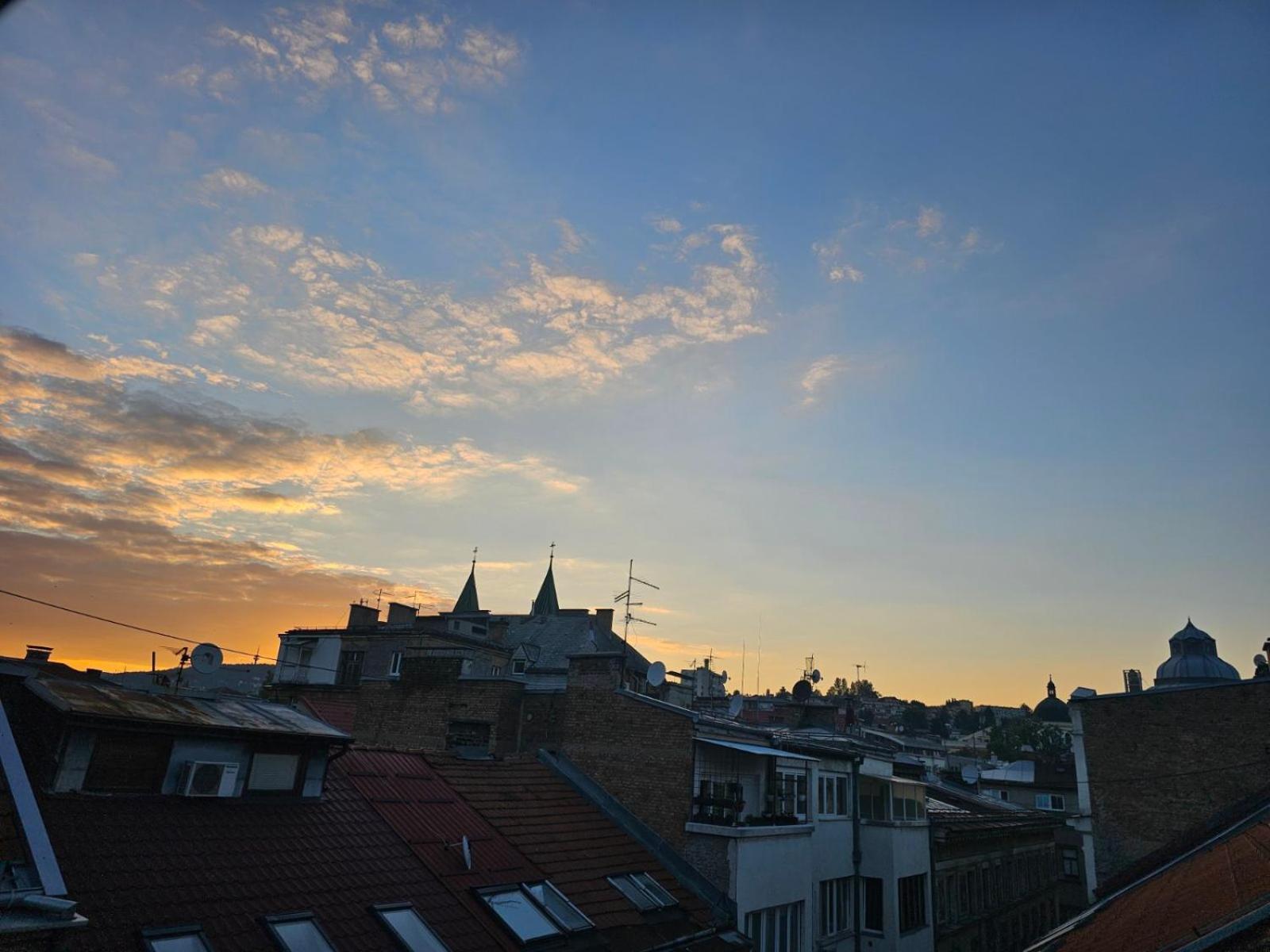 Leopold Chillout Hostel ซาราเยโว ภายนอก รูปภาพ