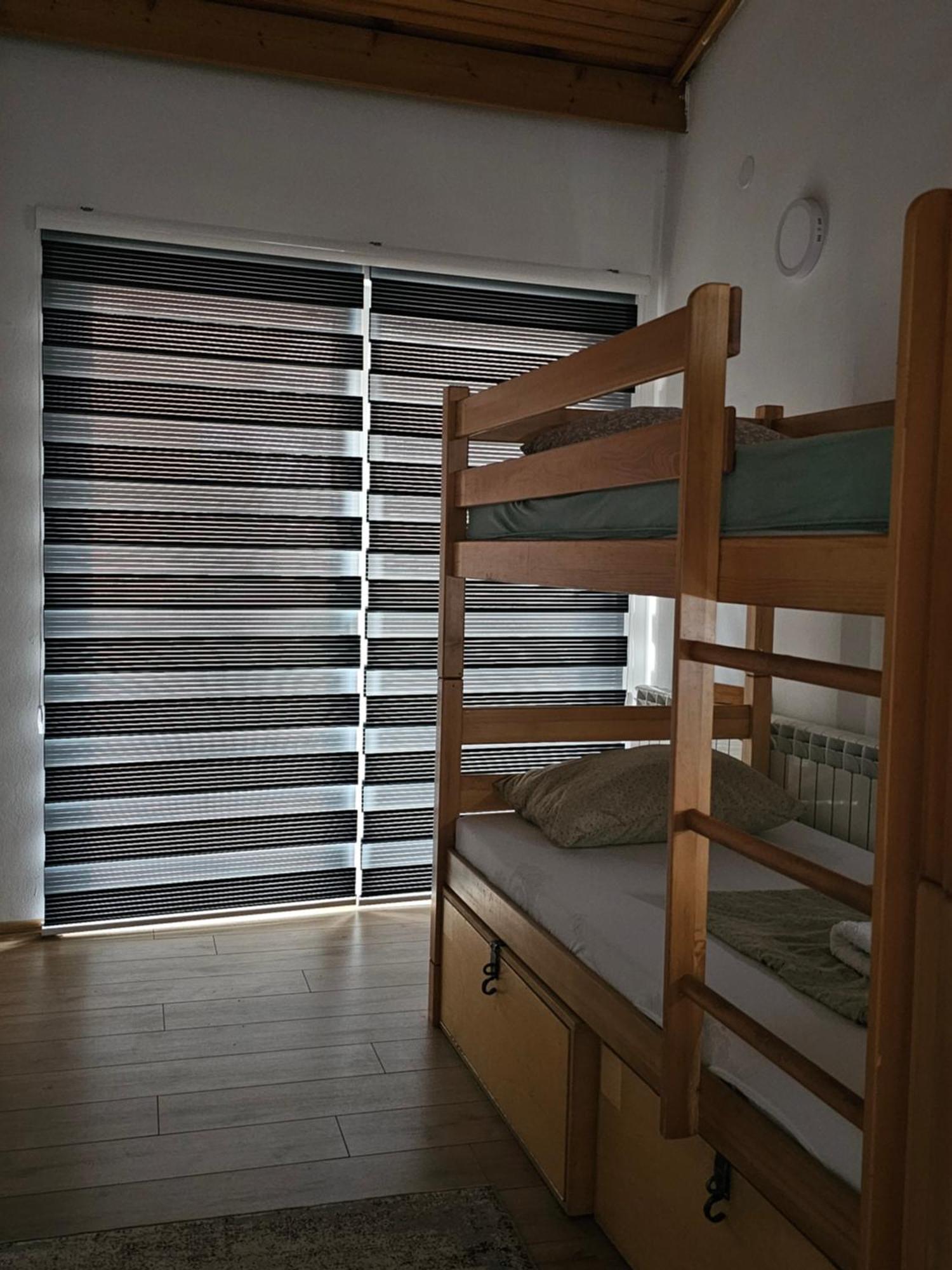 Leopold Chillout Hostel ซาราเยโว ภายนอก รูปภาพ